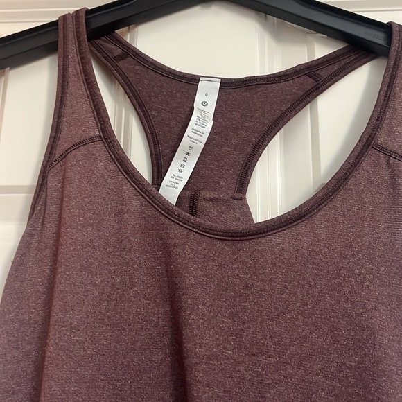 Lululemon Essential Tank Size 6 NWT - Picture 2 of 5